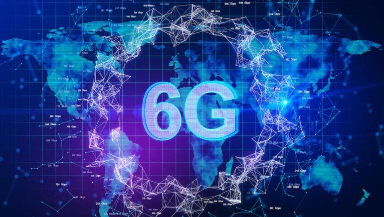 Concept de la technologie 6G avec un texte en surbrillance et un globe terrestre connecté par des lignes et des réseaux numériques.